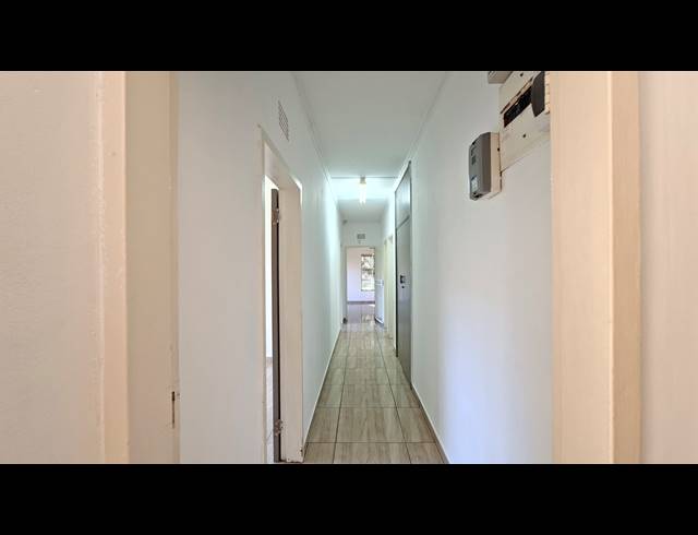 3 BEDROOM FREEHOLD TO LET IN FLAMWOOD